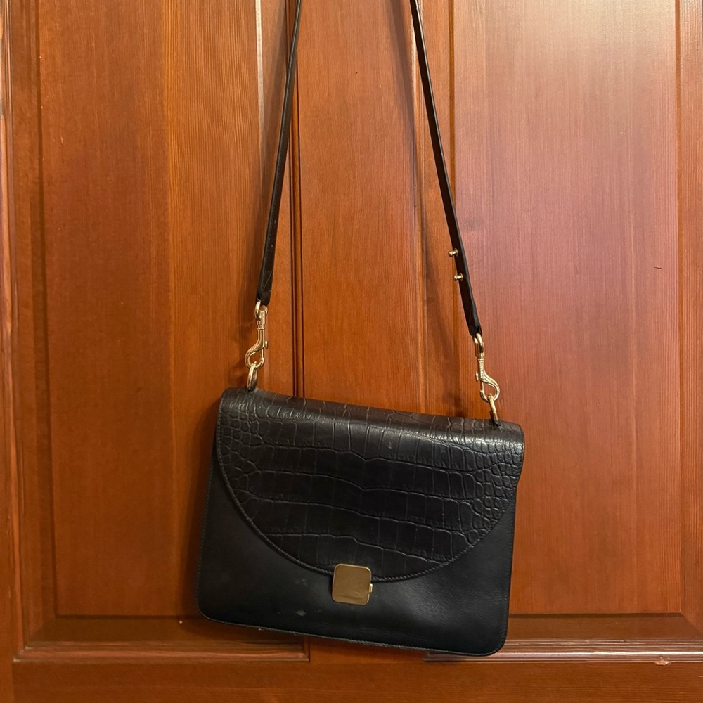 Cuyana black shoulder/crossbody handbag